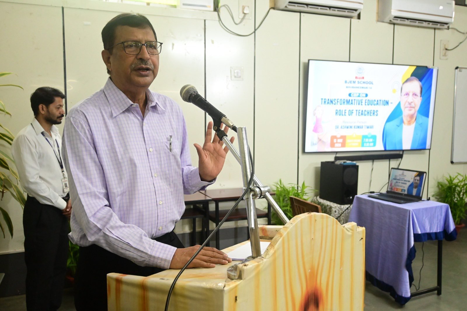 BJEM School privileged to host Dr. Ashwini Tiwari for an insightful session on Transformative Education and the evolving Role of Teachers as envisioned in NEP 2020.