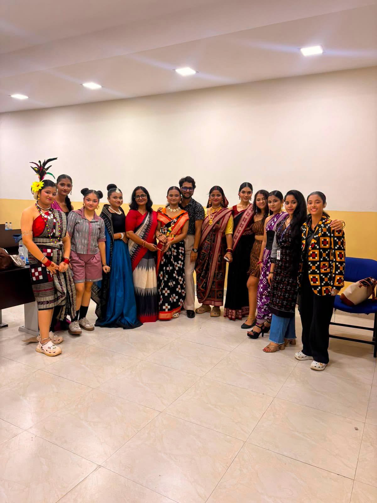 A huge round of applause to our outstanding team for Inter-School Fashion Show Competition, organized by the KIIT School of Fashion Technology on the occasion of 12th National Handloom Day!